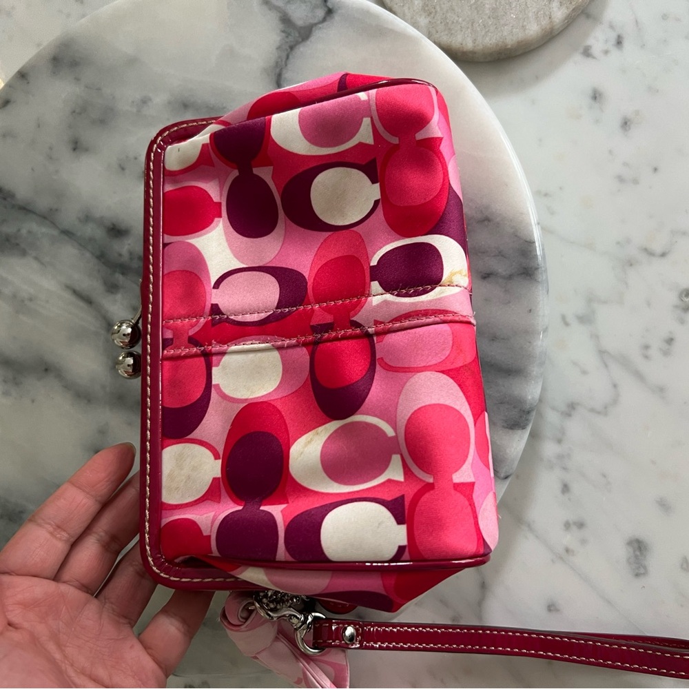 Vintage Satin Coach Wrislet Purse with heart Charm Women's Clutch - Picture 2 of 5